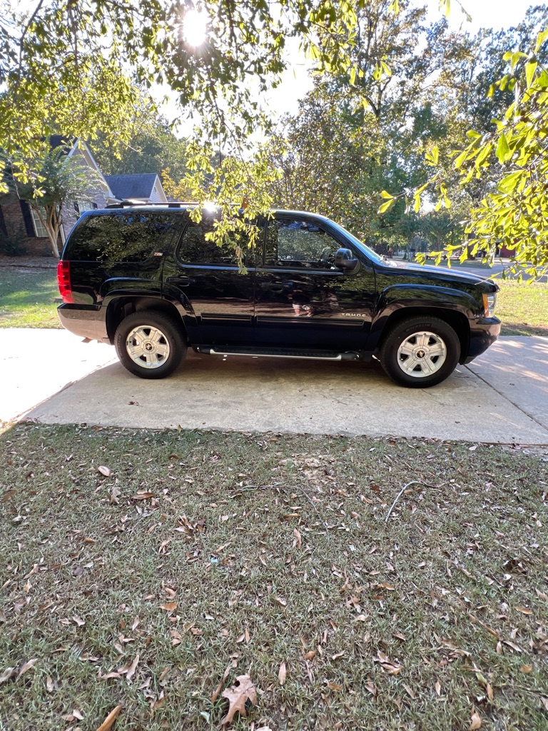 Photo 3 of this CHEVROLET TAHOE