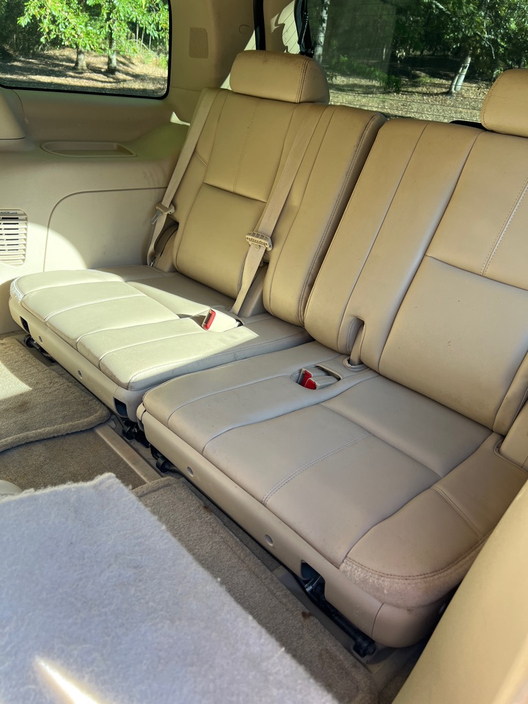 Photo 7 of this CHEVROLET TAHOE