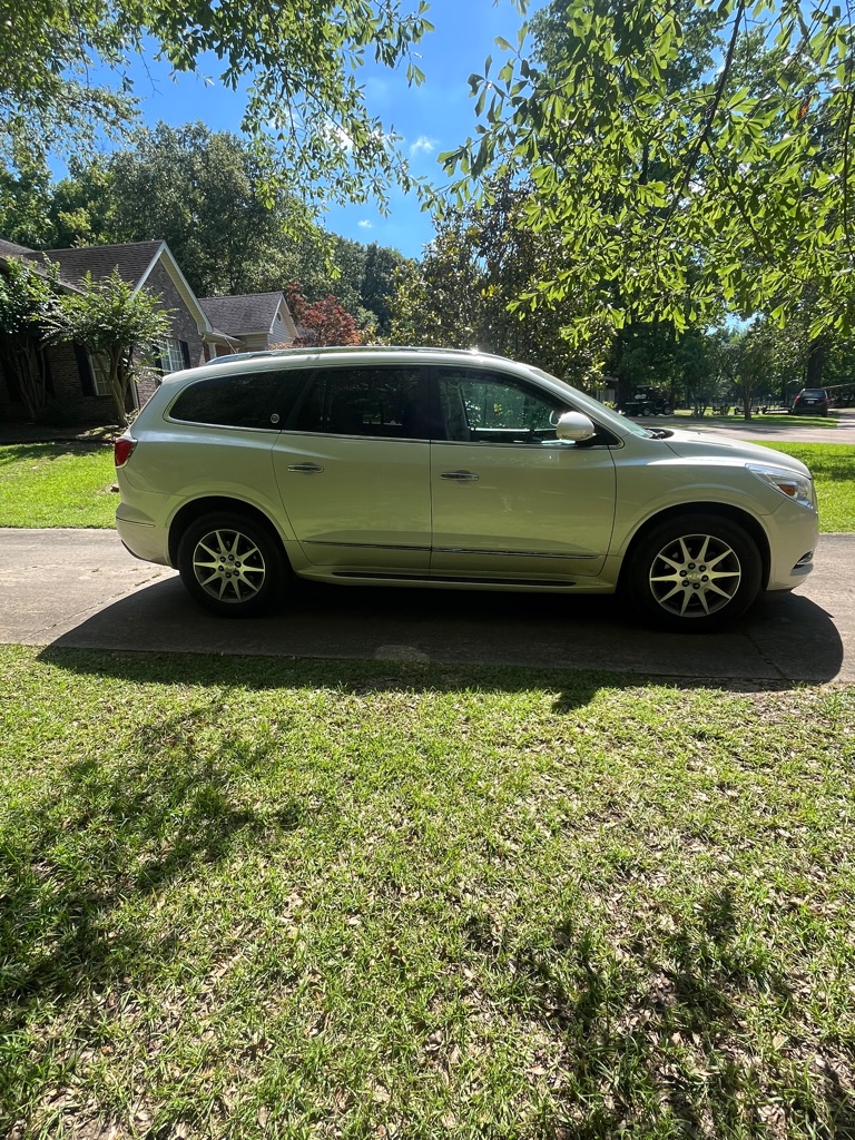 Photo 3 of this BUICK ENCLAVE