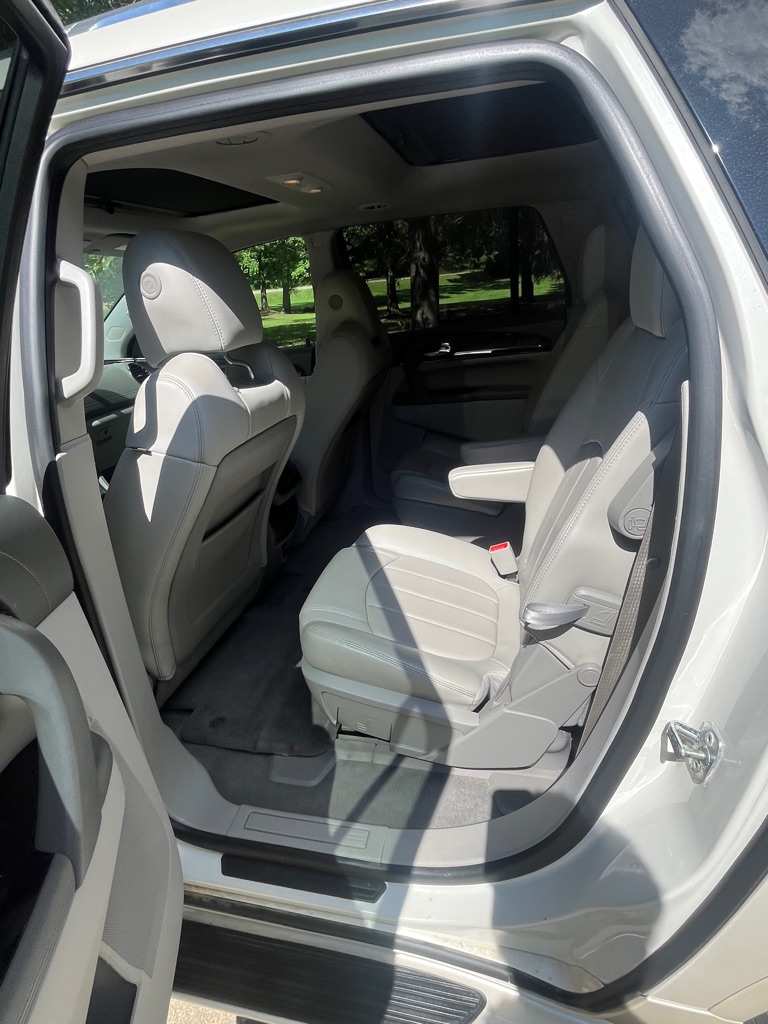 Photo 6 of this BUICK ENCLAVE