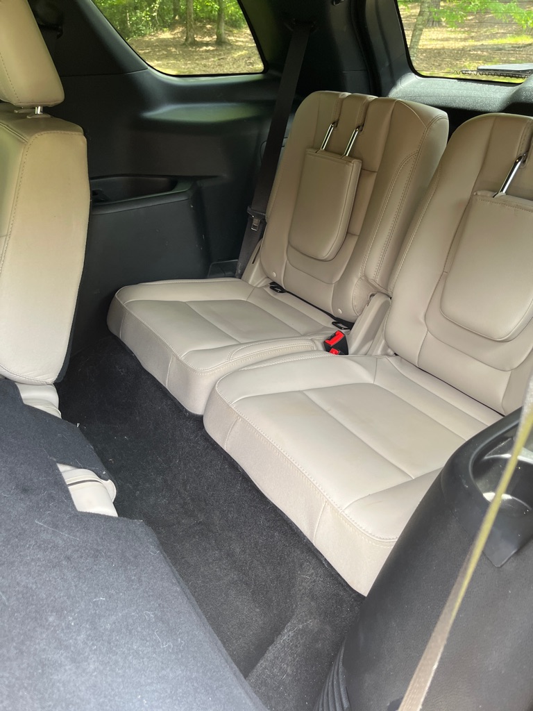 Photo 7 of this FORD EXPLORER