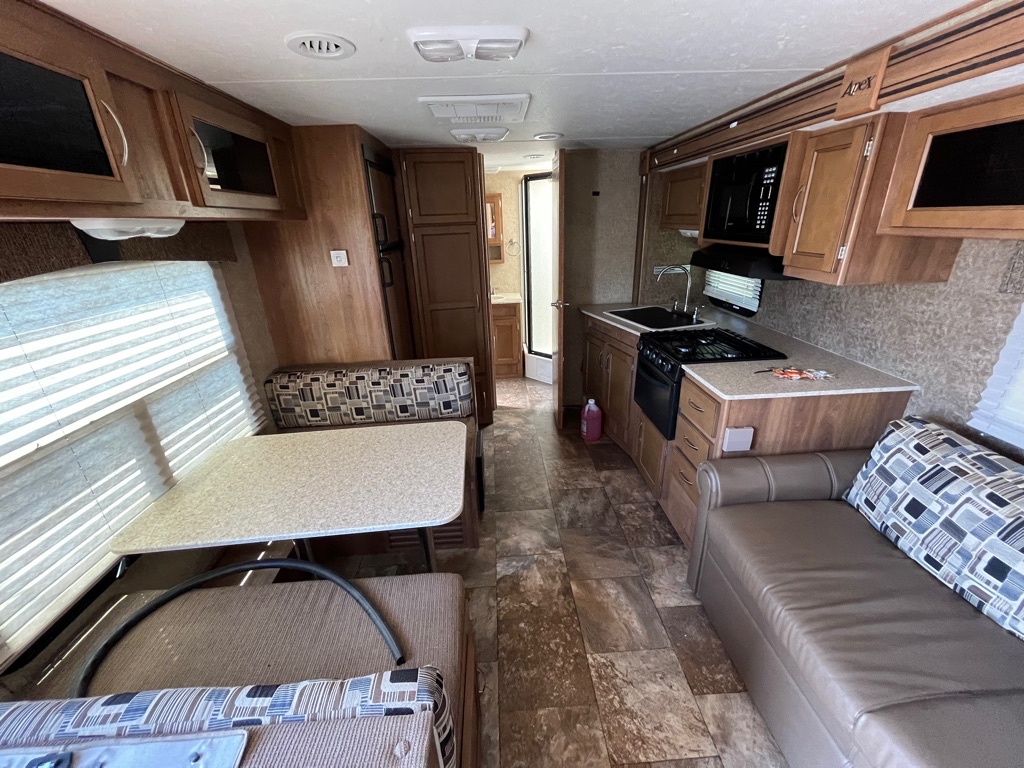 2014 APEX BY COACHMAN M-249 RBS - Image 9