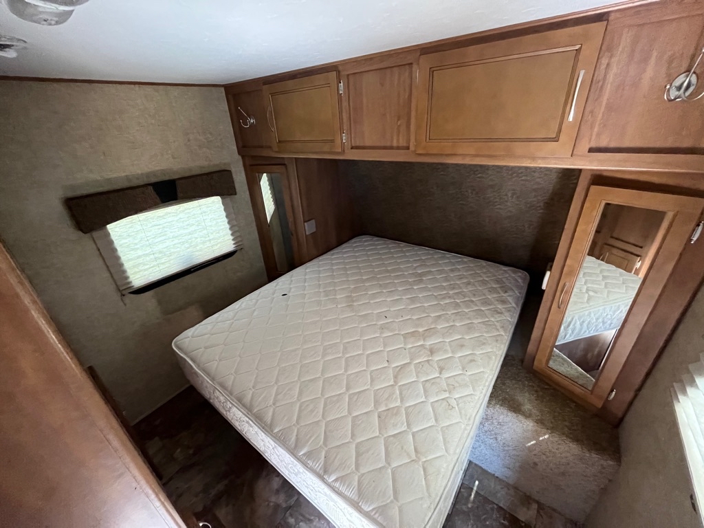 2014 APEX BY COACHMAN M-249 RBS - Image 15