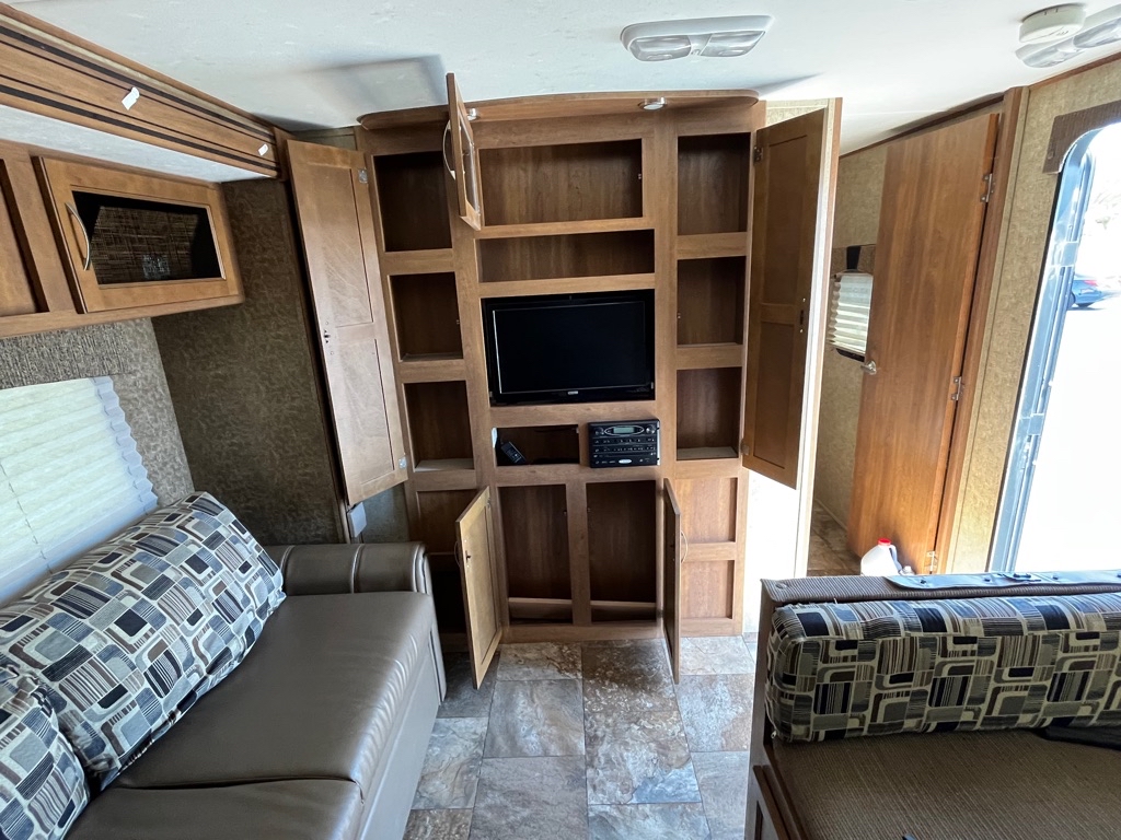 2014 APEX BY COACHMAN M-249 RBS - Image 14