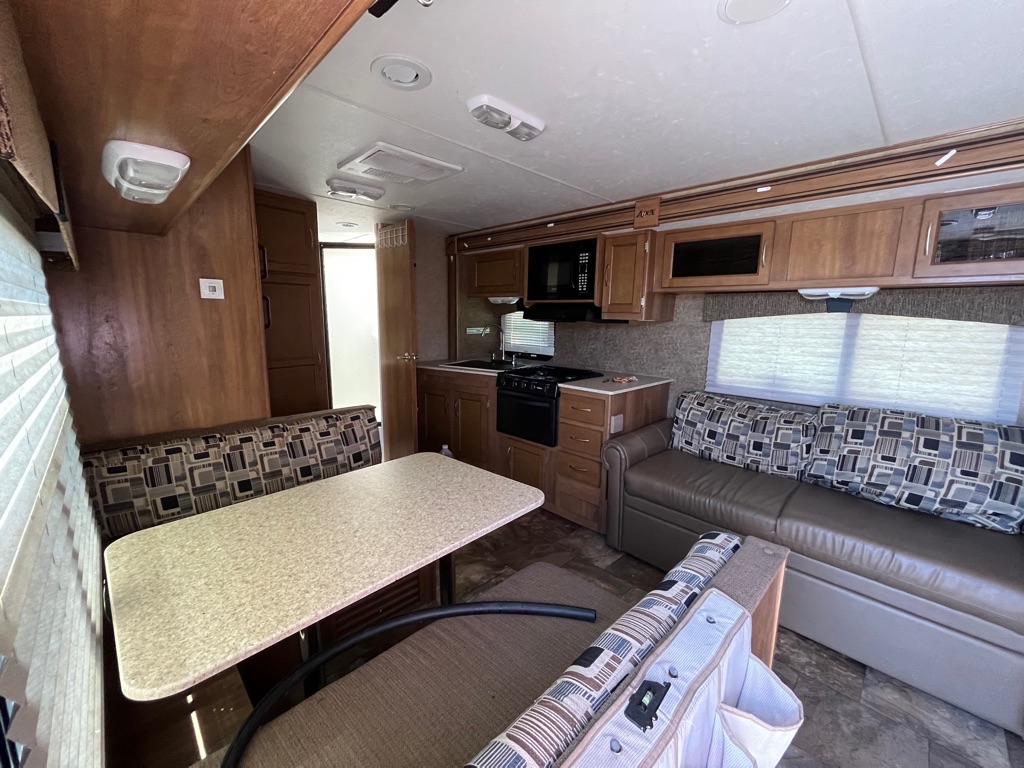 2014 APEX BY COACHMAN M-249 RBS - Image 8