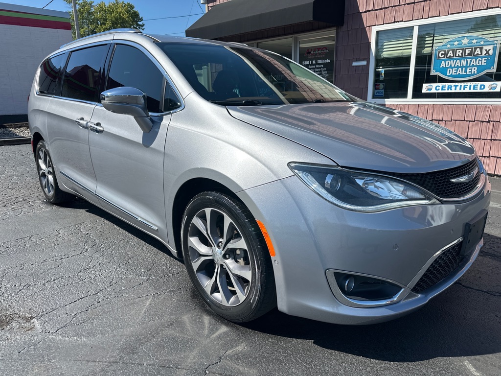 2017 CHRYSLER PACIFICA LIMITED Van - 7505 - Image 1