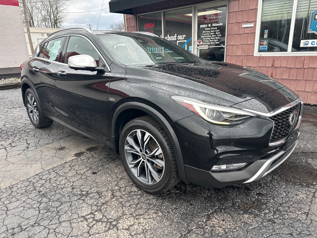2018 INFINITI QX30 PURE SUV - Image 1
