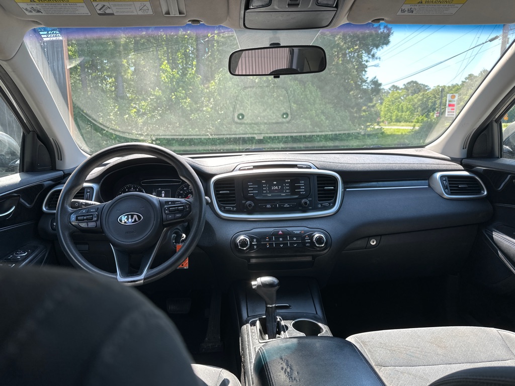 Additional photo of vehicle.