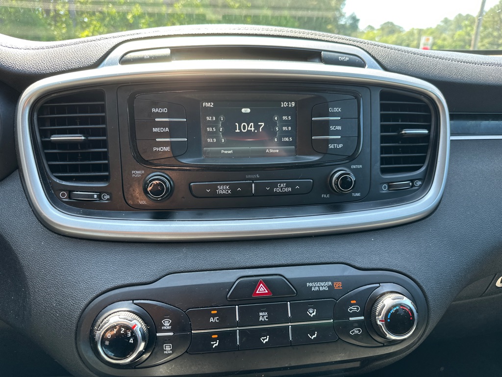 Additional photo of vehicle.