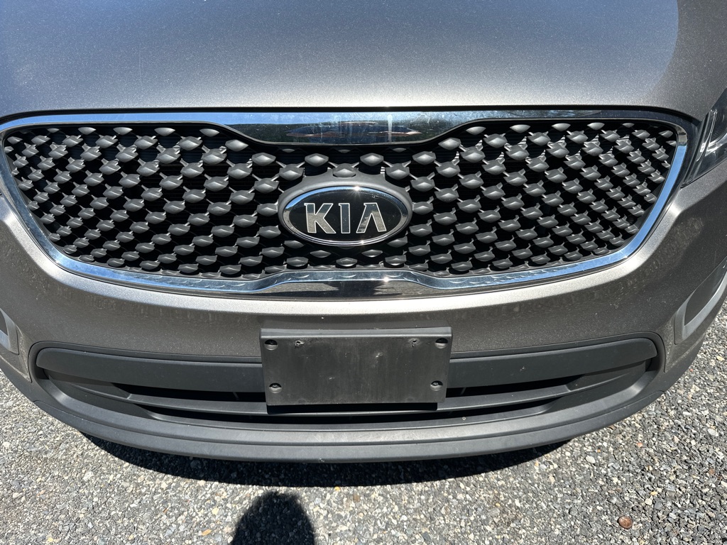 Additional photo of vehicle.