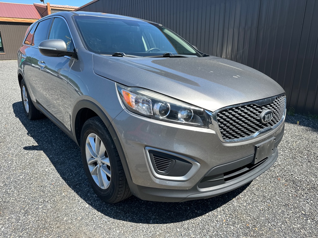 Additional photo of vehicle.