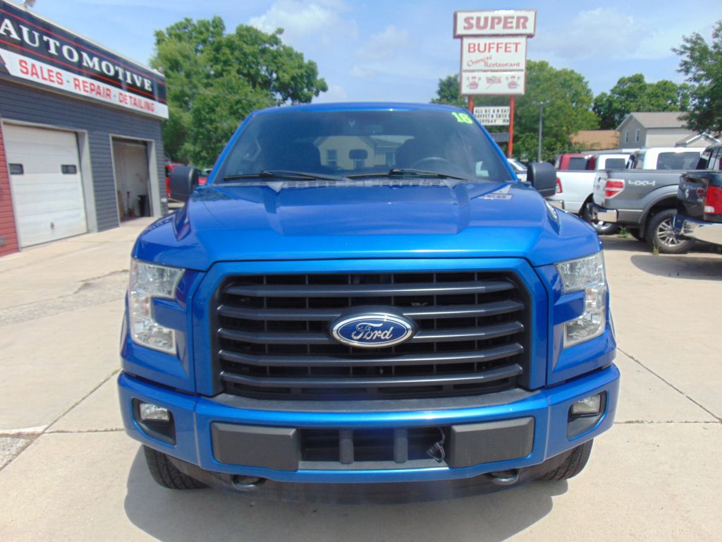 Photo 2 of this FORD F150 XLT