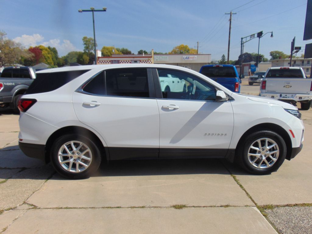 Photo 4 of this CHEVROLET EQUINOX LT