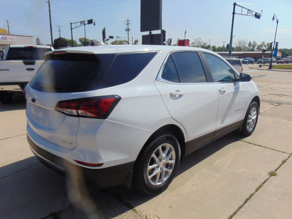 Photo 5 of this CHEVROLET EQUINOX LT