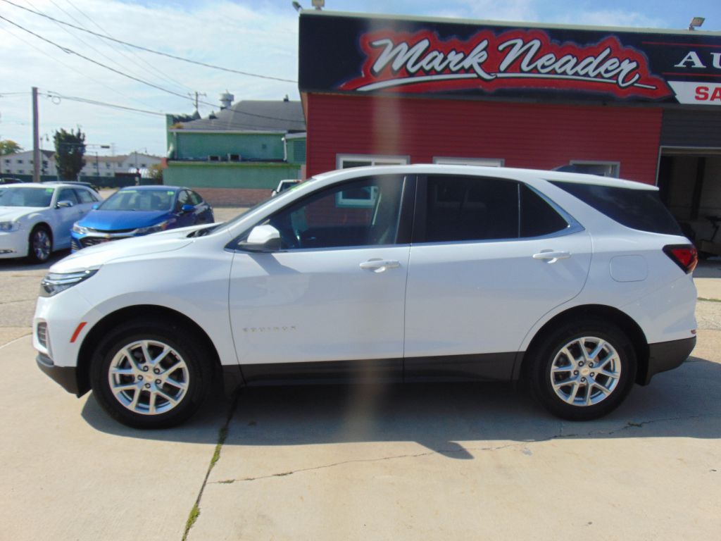 Photo 8 of this CHEVROLET EQUINOX LT