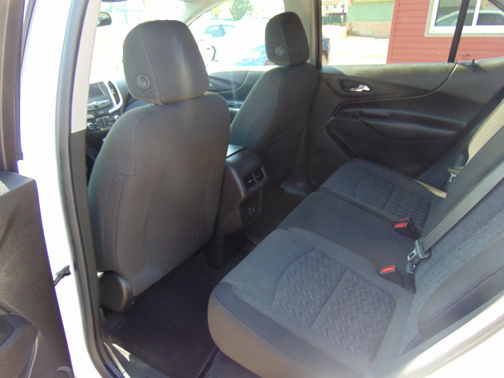 Photo 9 of this CHEVROLET EQUINOX LT