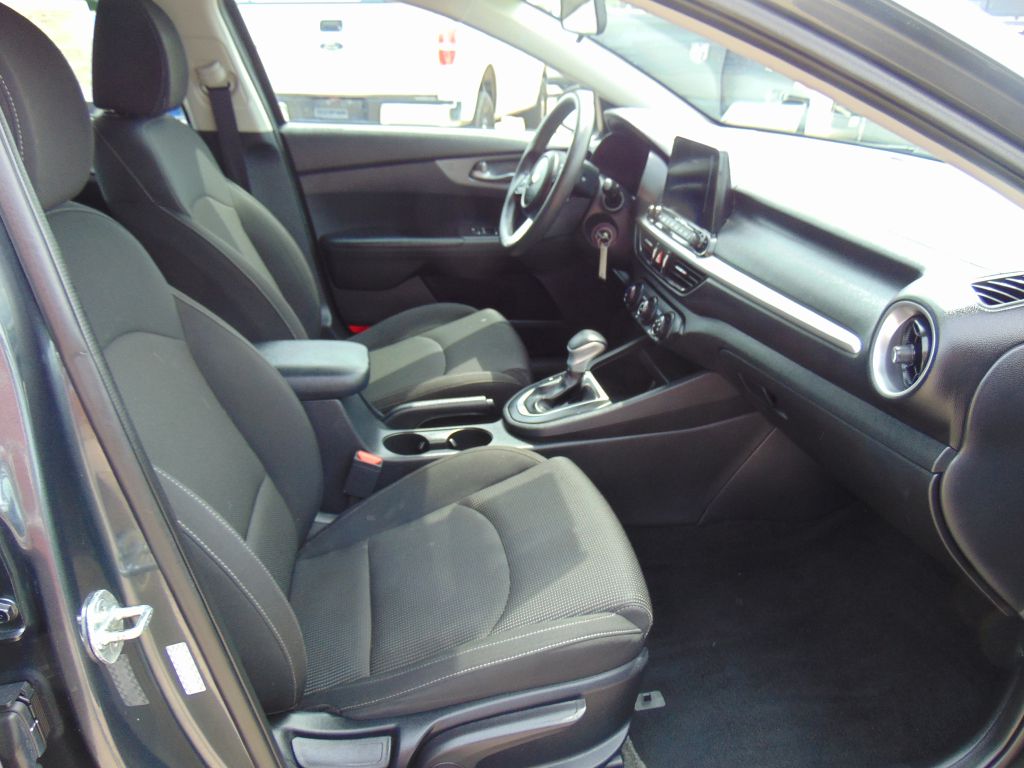 Photo 10 of this KIA FORTE LXS