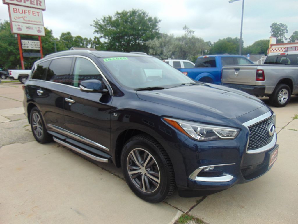 View vehicle photo 3