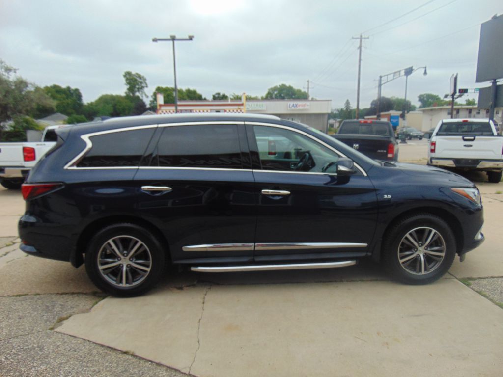 View vehicle photo 4