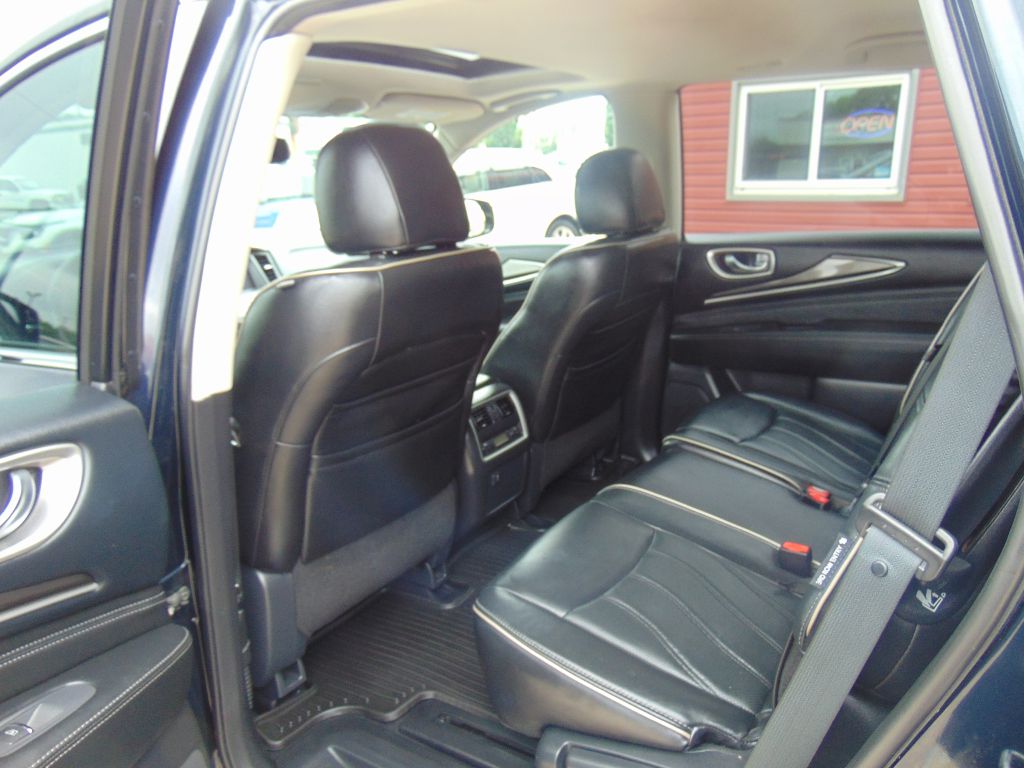 Photo 9 of this INFINITI QX60