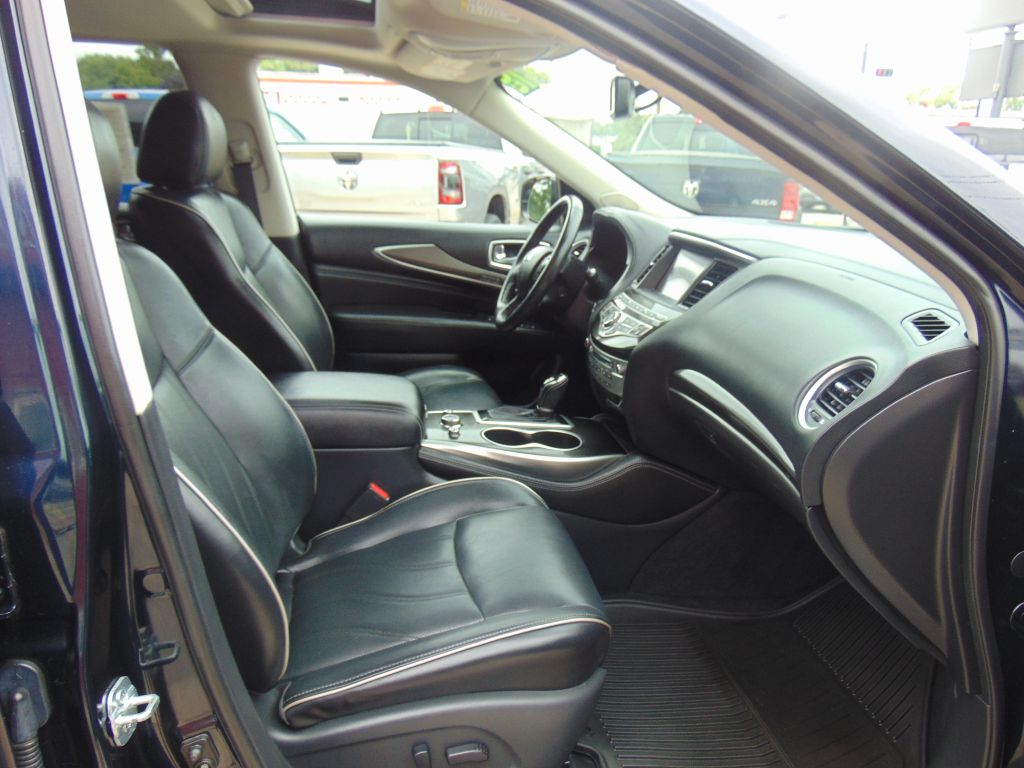 Photo 10 of this INFINITI QX60
