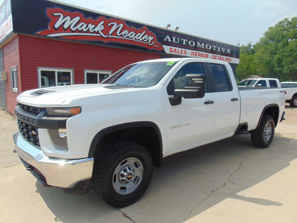 White 2021 Chevrolet Silverado 2500HD Pickup Truck Four-Wheel Drive Automatic