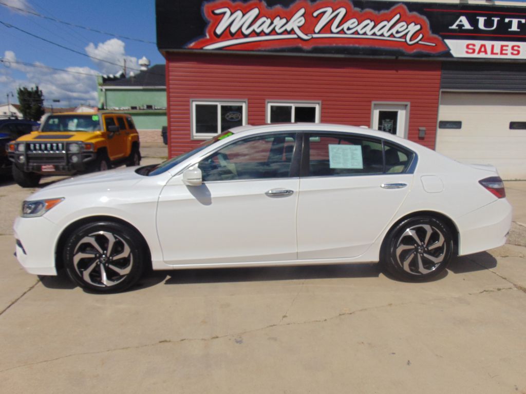 Photo 8 of this HONDA ACCORD EXL