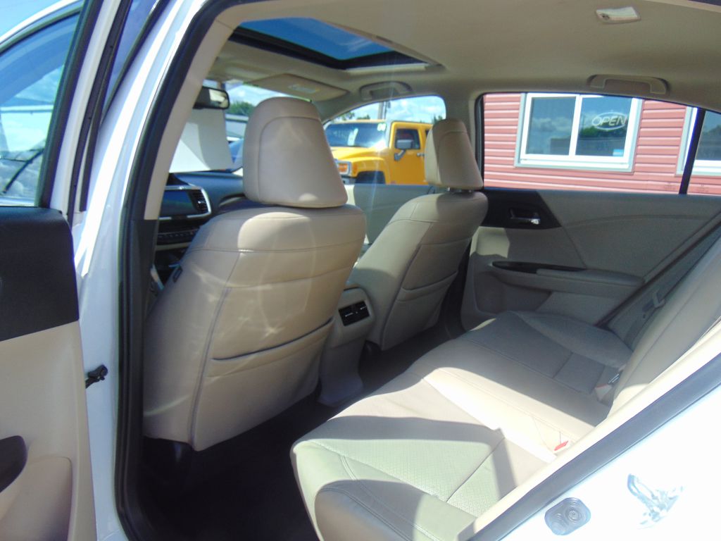 Photo 9 of this HONDA ACCORD EXL