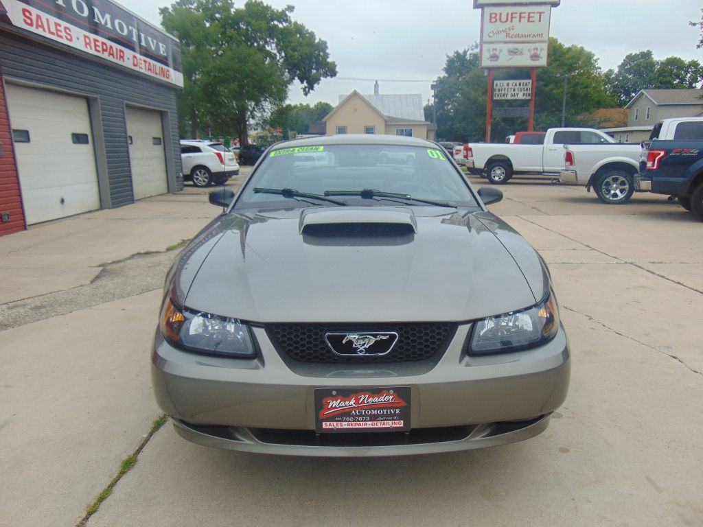 Photo 2 of this FORD MUSTANG GT