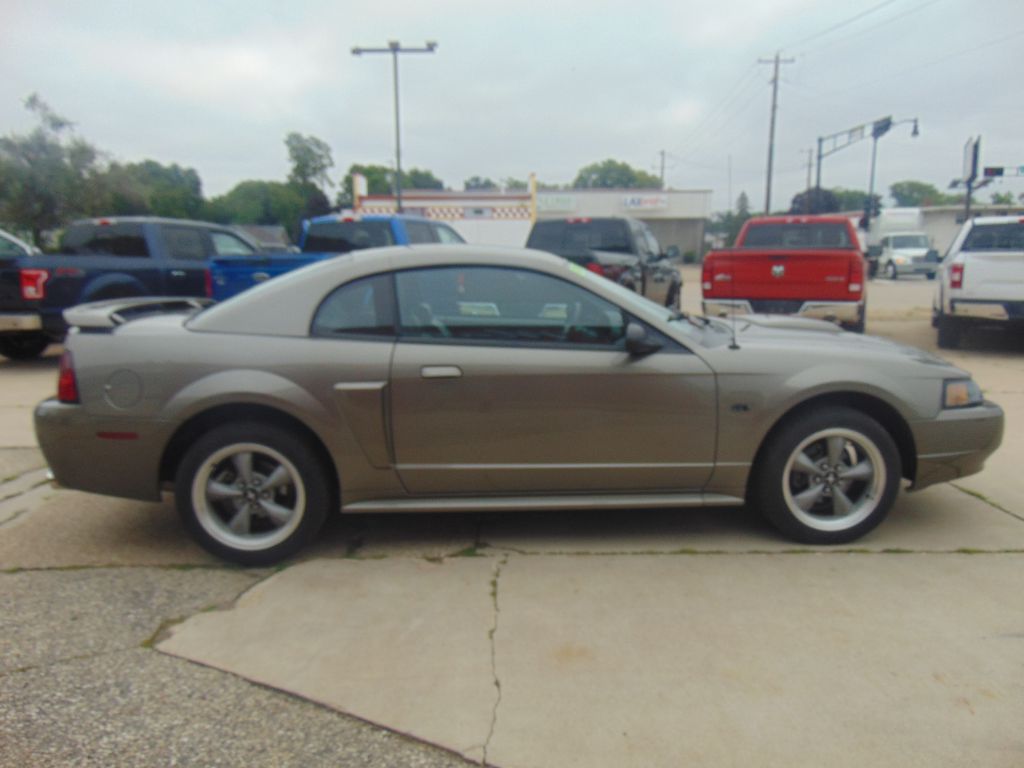 Photo 4 of this FORD MUSTANG GT
