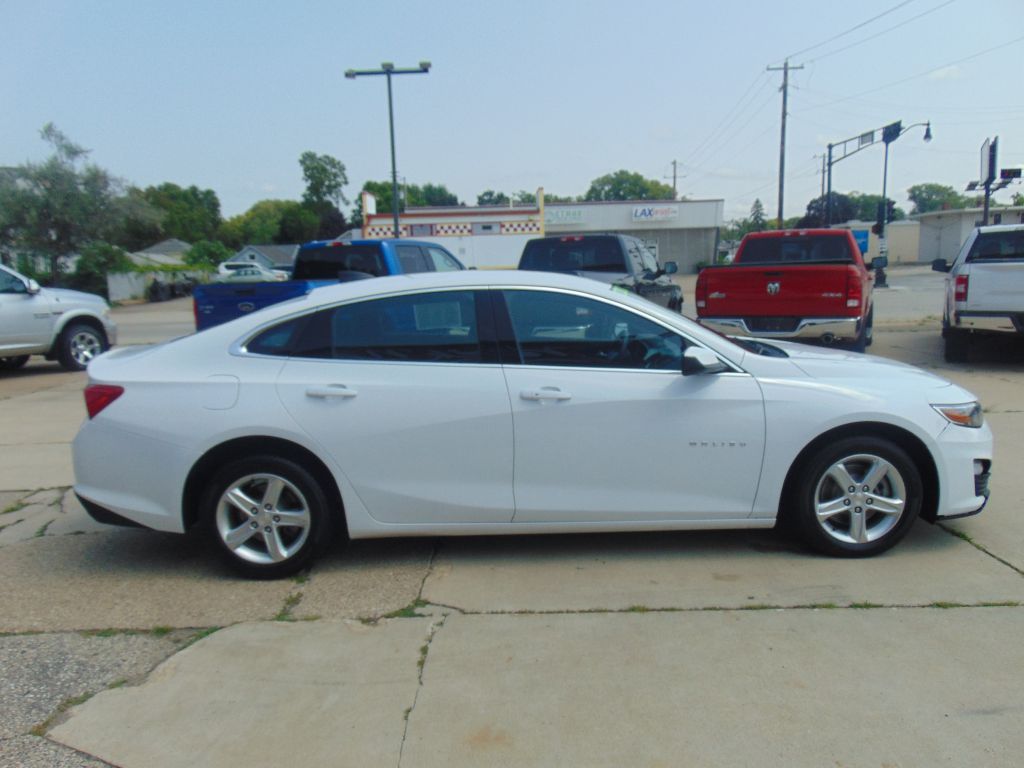 Photo 2 of this CHEVROLET MALIBU LT