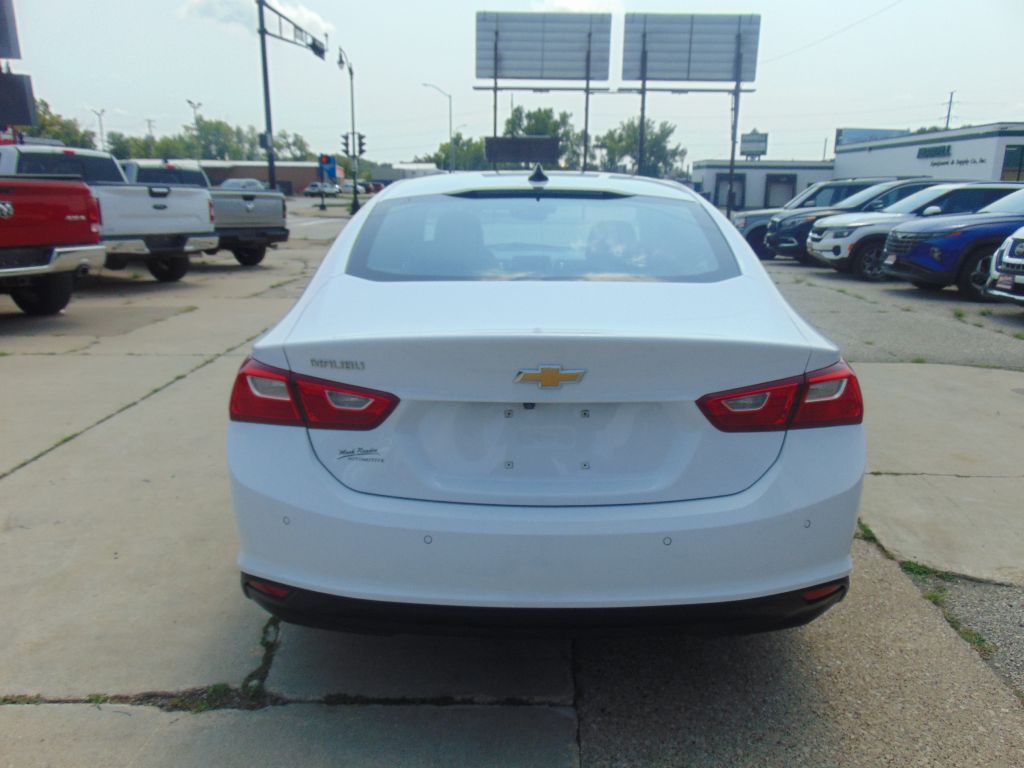 Photo 4 of this CHEVROLET MALIBU LT