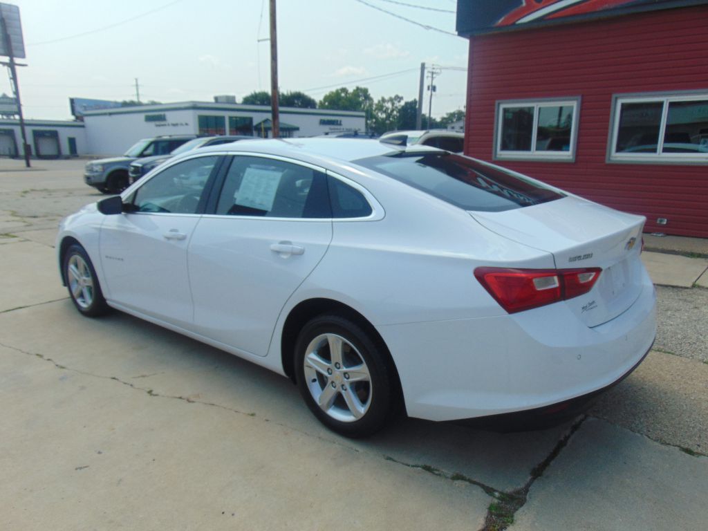 Photo 5 of this CHEVROLET MALIBU LT
