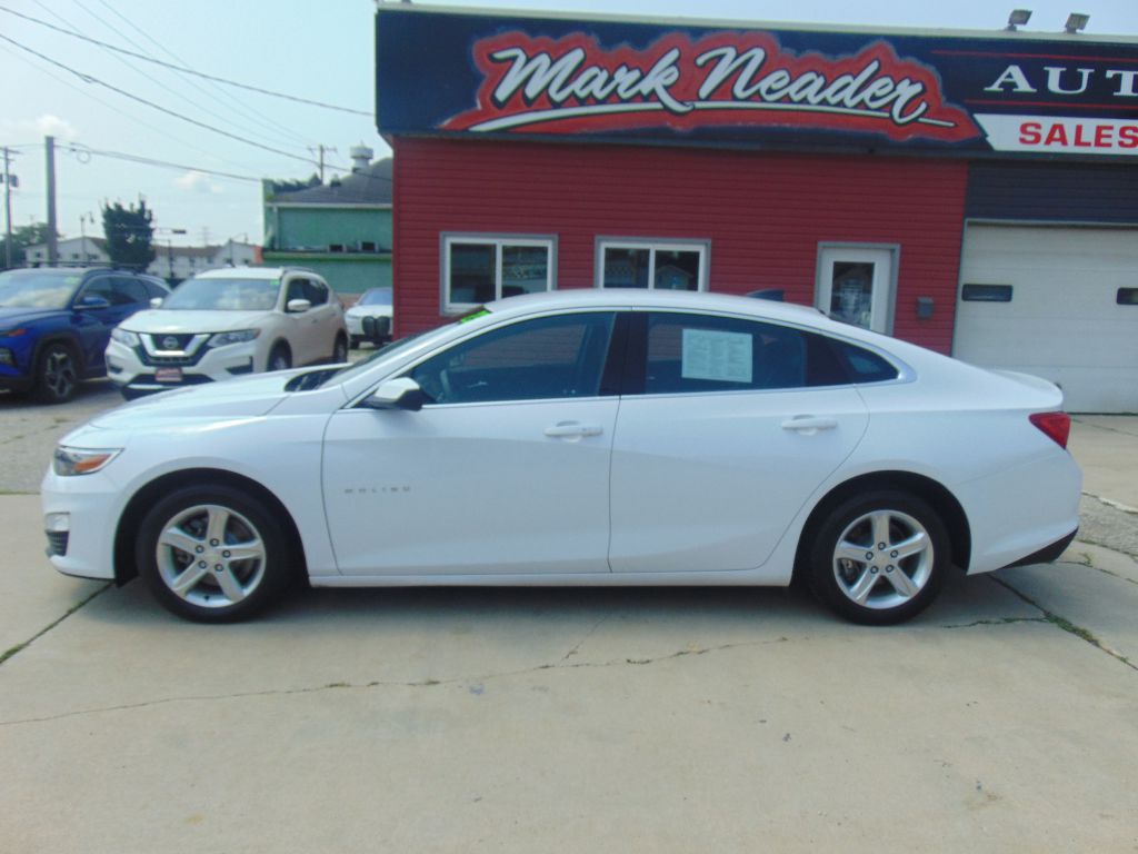 Photo 6 of this CHEVROLET MALIBU LT