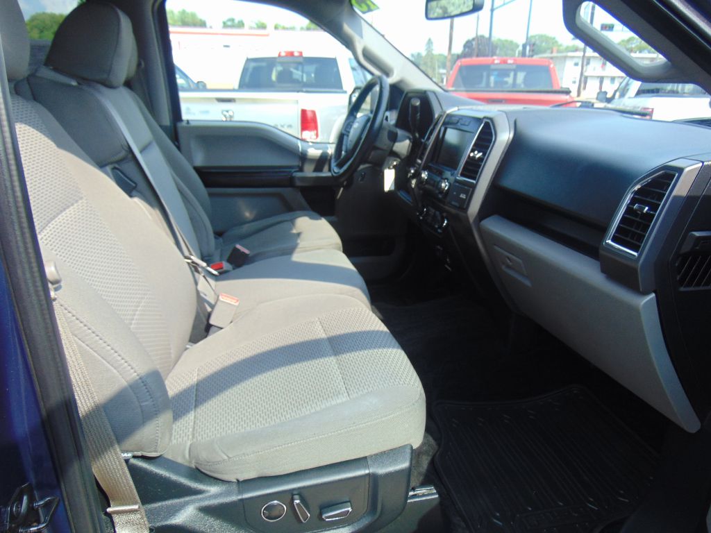 Photo 10 of this FORD F150 XLT