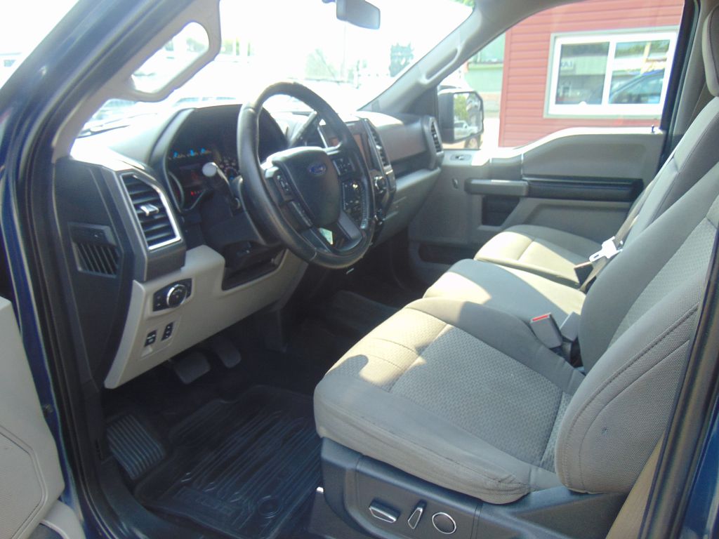 Photo 11 of this FORD F150 XLT
