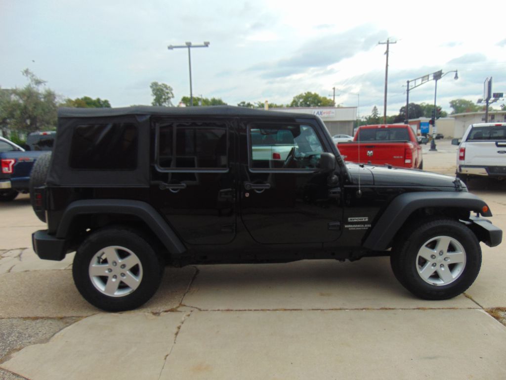 Photo 4 of this JEEP WRANGLER UNLIMI
