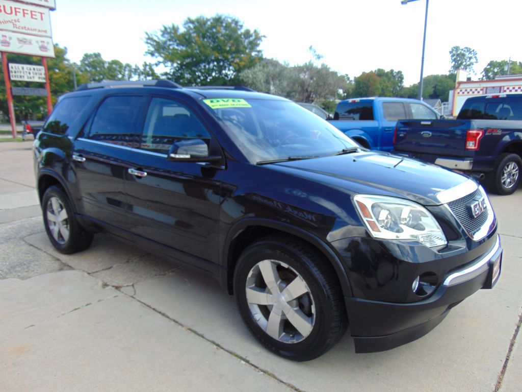 Photo 3 of this GMC ACADIA SLT-1