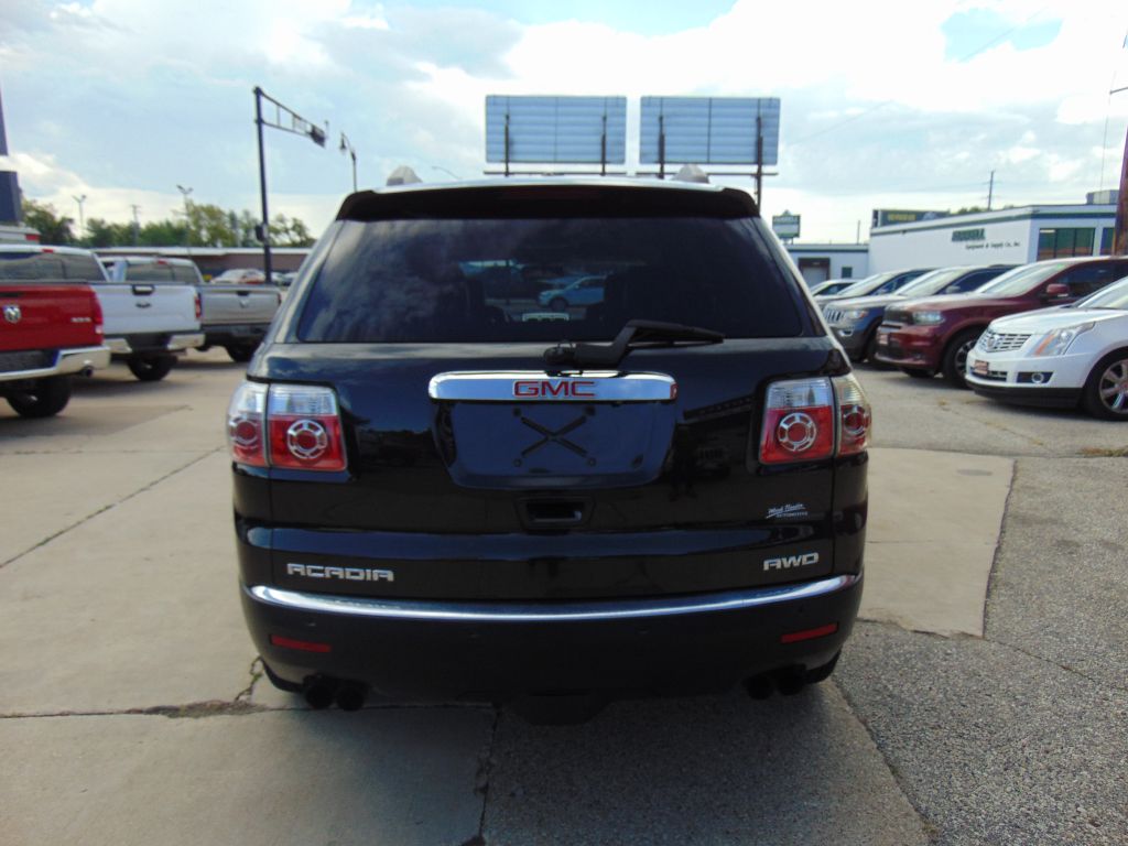 Photo 6 of this GMC ACADIA SLT-1