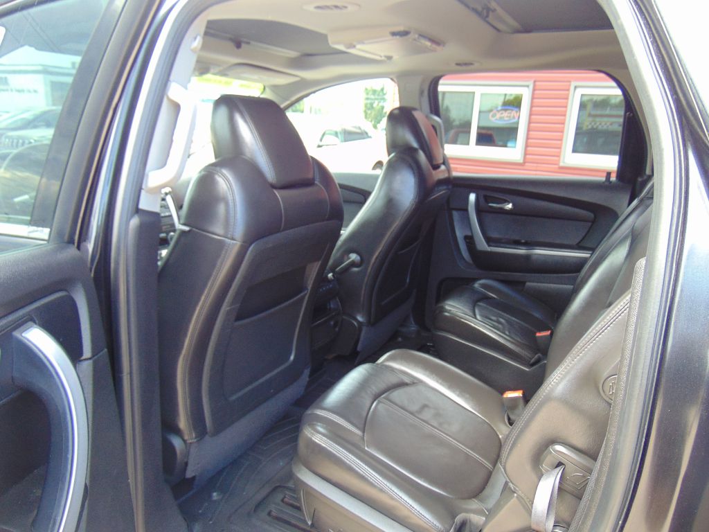 Photo 9 of this GMC ACADIA SLT-1