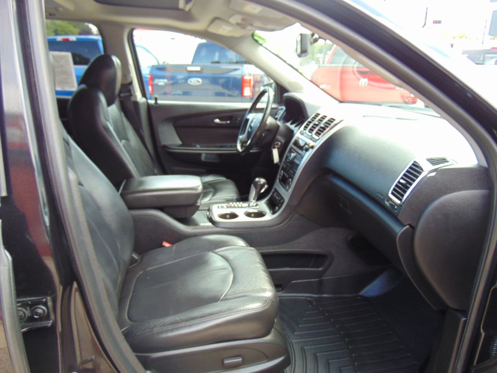 Photo 10 of this GMC ACADIA SLT-1
