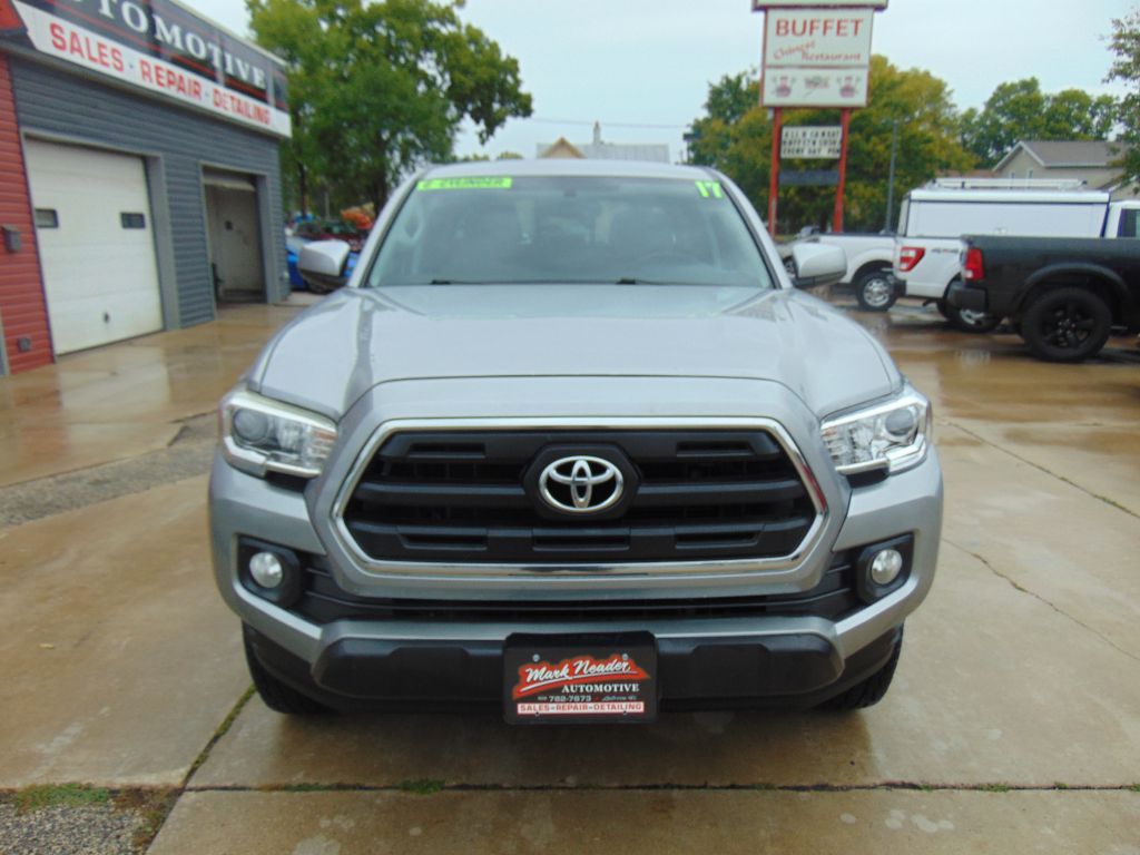 Photo 2 of this TOYOTA TACOMA SR5