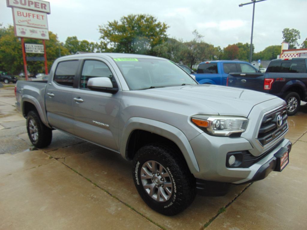 Photo 3 of this TOYOTA TACOMA SR5