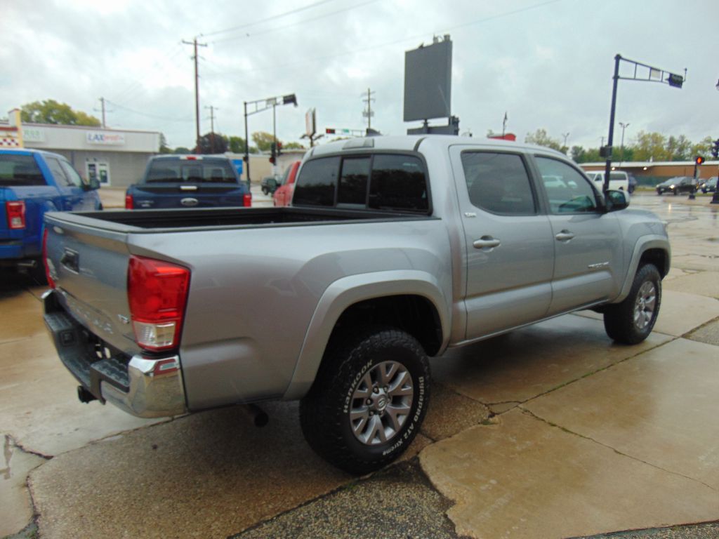 Photo 5 of this TOYOTA TACOMA SR5
