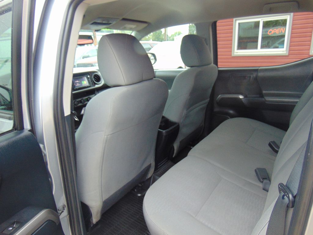 Photo 9 of this TOYOTA TACOMA SR5