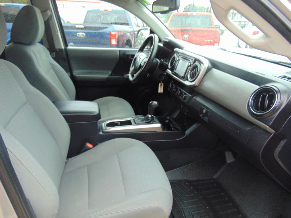 Photo 10 of this TOYOTA TACOMA SR5