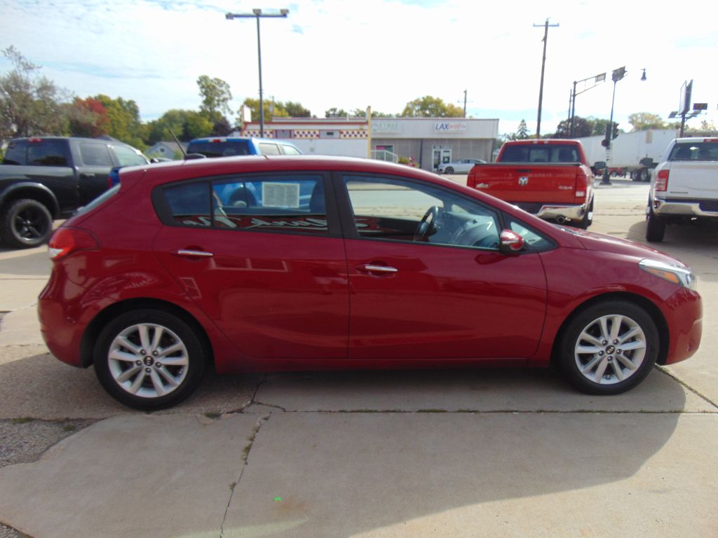 Photo 4 of this KIA FORTE 5 LX