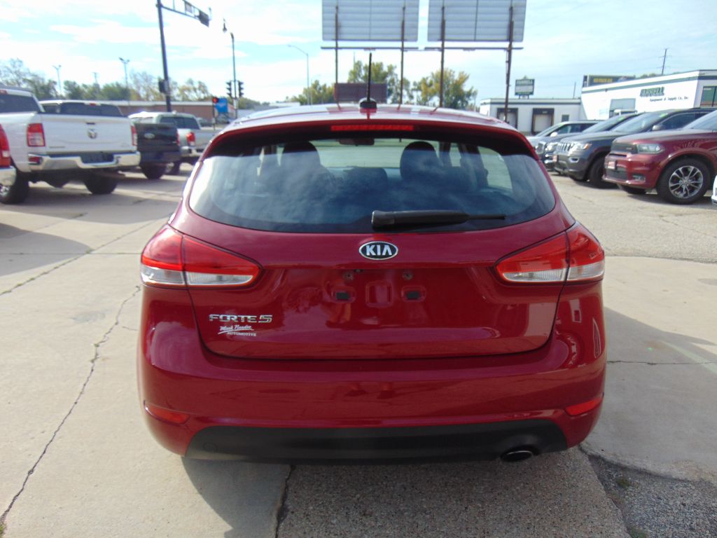 Photo 6 of this KIA FORTE 5 LX
