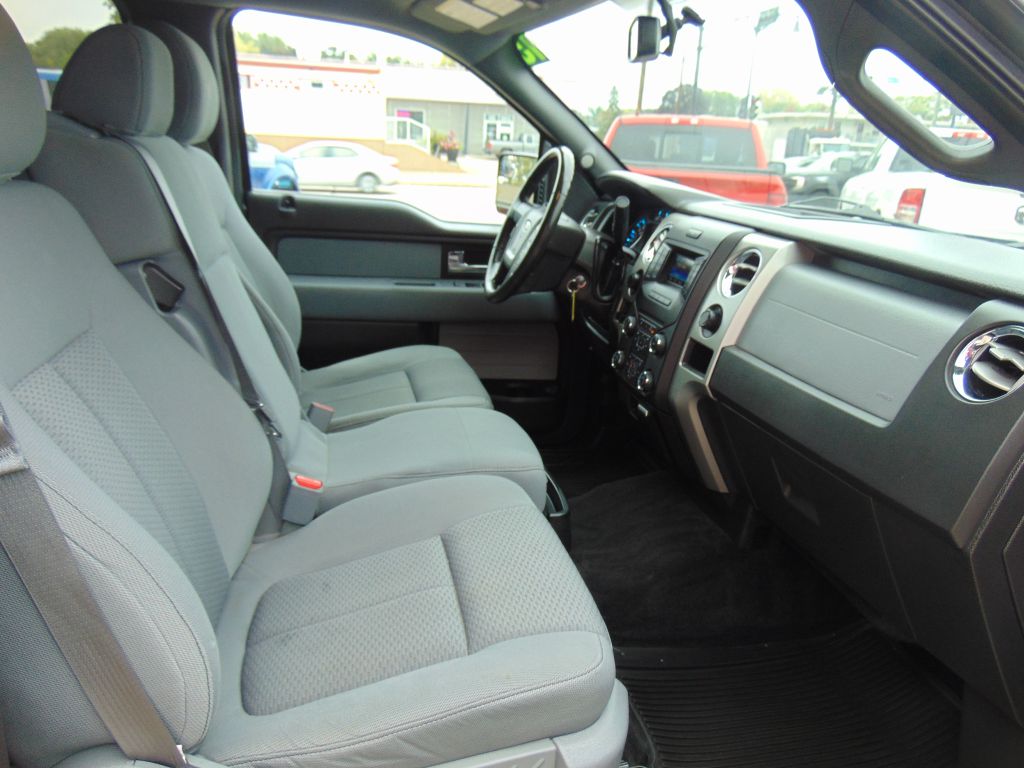 Photo 10 of this FORD F150 XLT