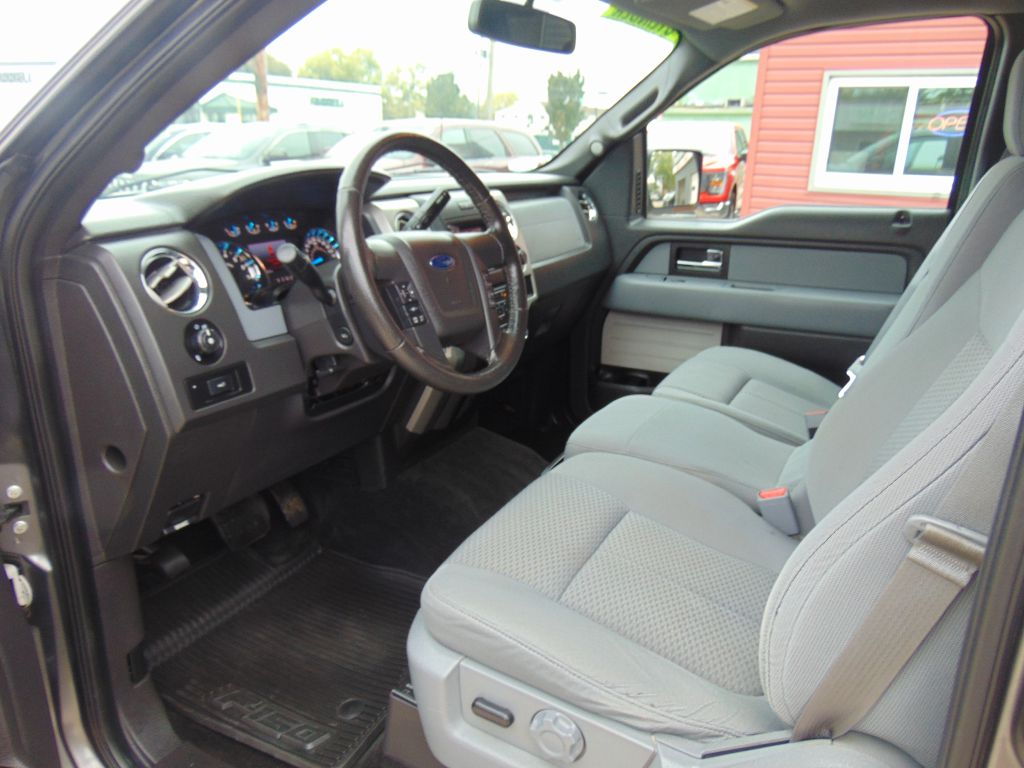 Photo 11 of this FORD F150 XLT